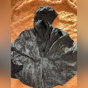 Limited Edition lululemon x SoulCycle windbreaker/poncho XS/S